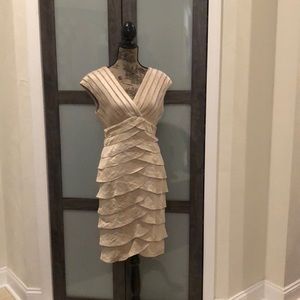 Adrianna Papell Dress. Size 8